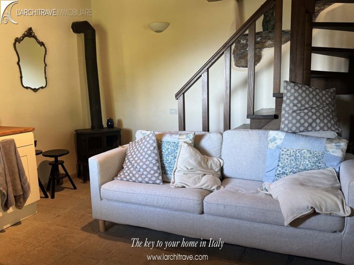 Image No.24-6 Bed House for sale