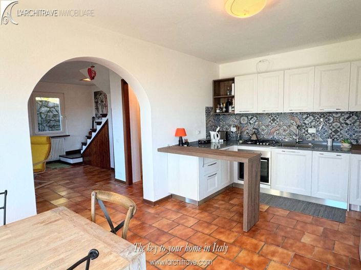 Image No.5-2 Bed House for sale