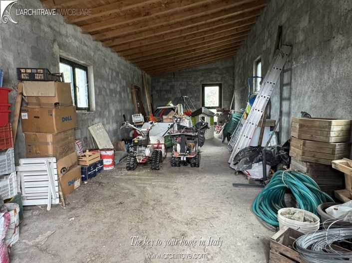Image No.21-5 Bed House for sale