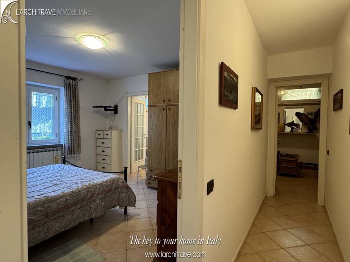 Image No.13-5 Bed House for sale
