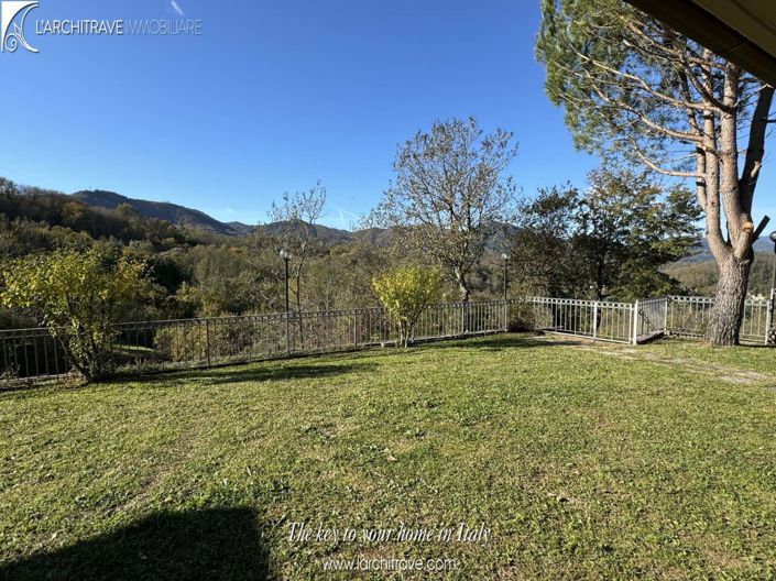 Image No.3-5 Bed House for sale
