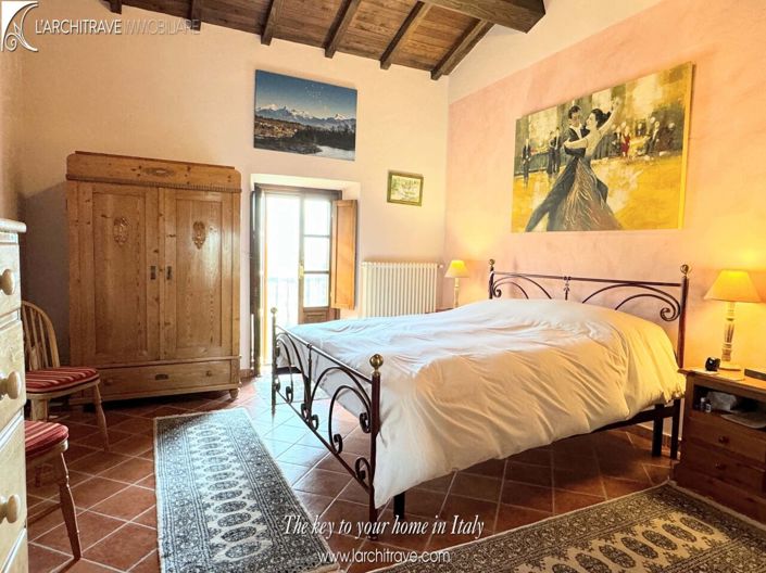 Image No.14-3 Bed House for sale