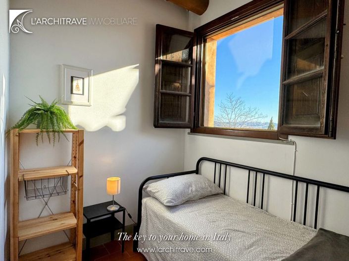 Image No.12-2 Bed House for sale