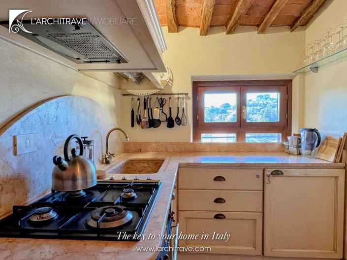 Image No.6-2 Bed House for sale