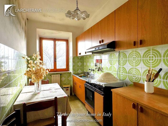 Image No.8-2 Bed House for sale