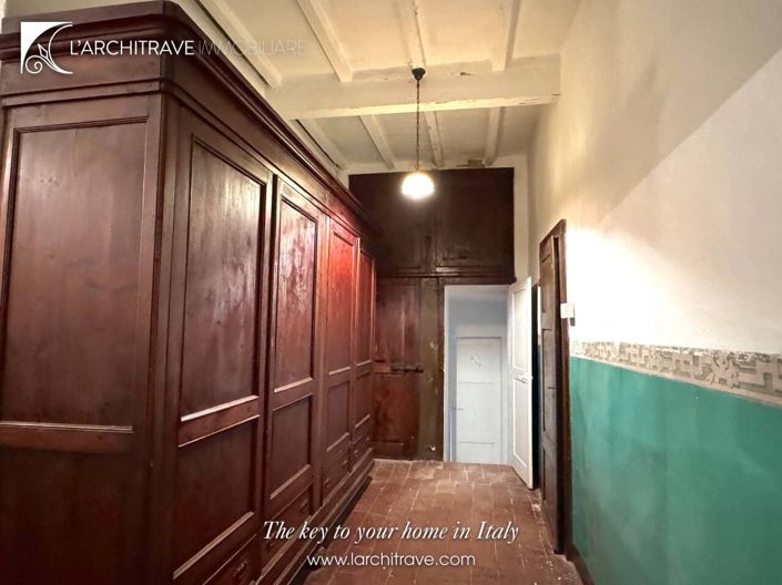 Image No.16-7 Bed House for sale