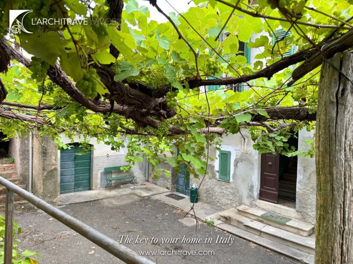 Image No.2-7 Bed House for sale