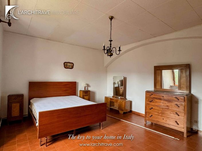 Image No.28-7 Bed House for sale