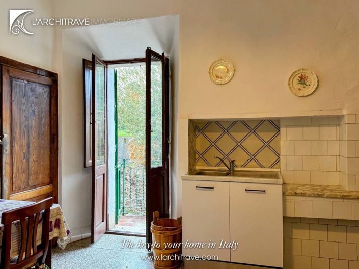 Image No.7-7 Bed House for sale