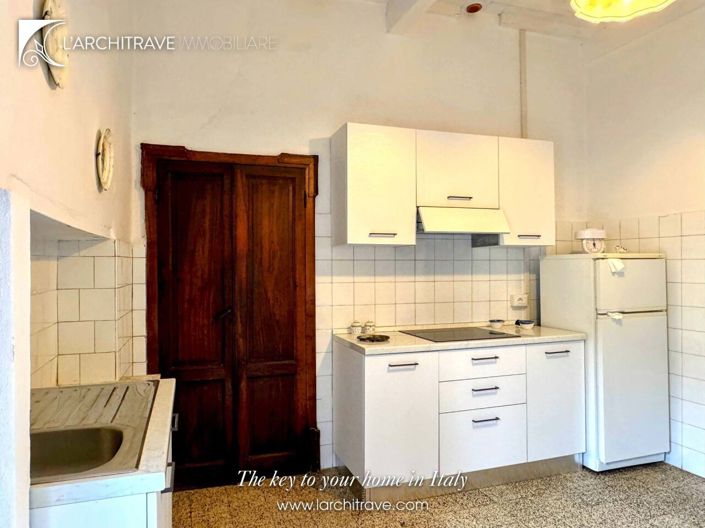 Image No.8-7 Bed House for sale