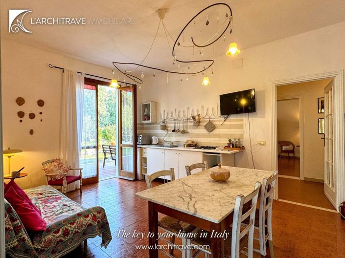 Image No.17-6 Bed House for sale
