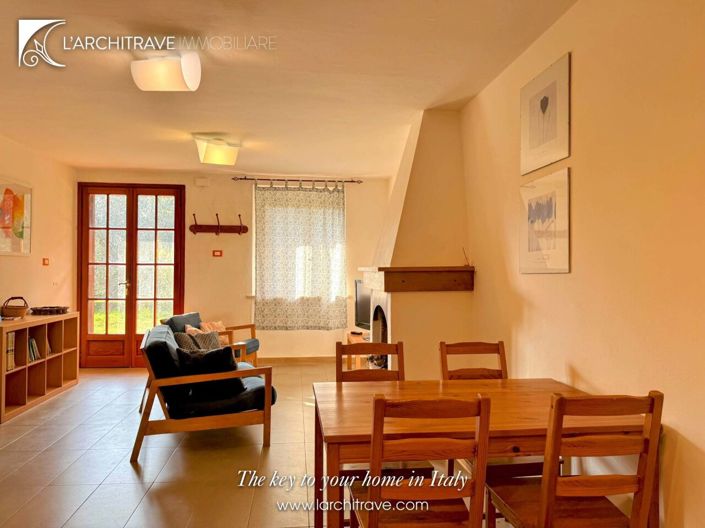 Image No.23-6 Bed House for sale