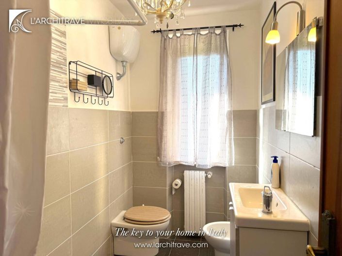 Image No.26-6 Bed House for sale