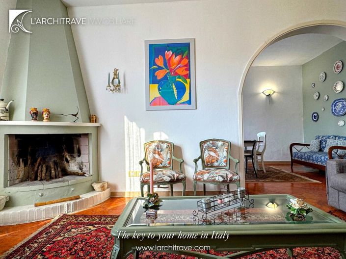 Image No.4-6 Bed House for sale