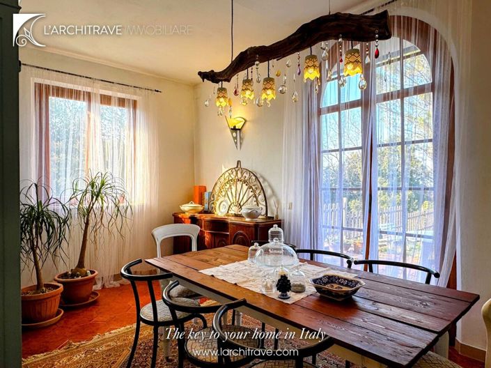 Image No.6-6 Bed House for sale