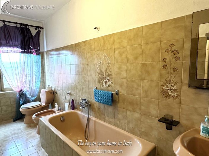 Image No.7-2 Bed House for sale