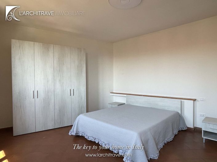 Image No.14-2 Bed House for sale