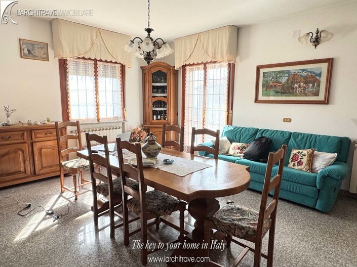 Image No.5-3 Bed House for sale