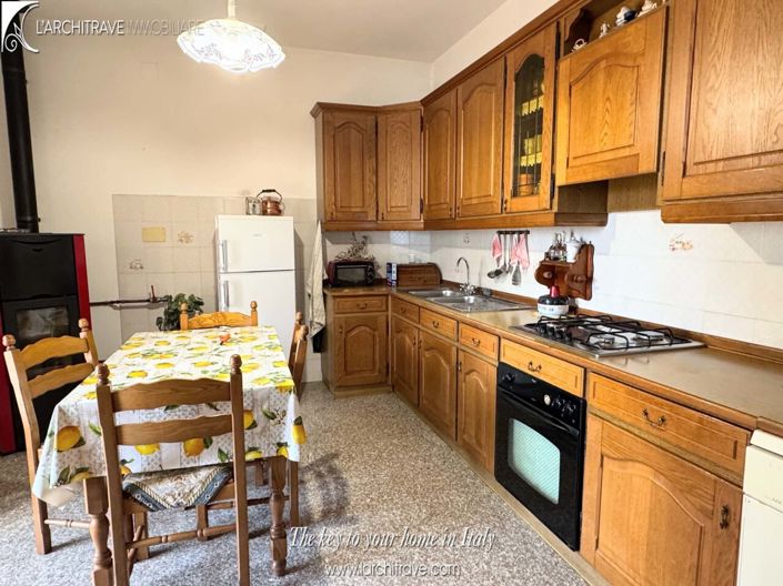 Image No.6-3 Bed House for sale