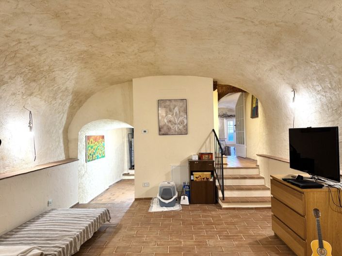 Image No.13-2 Bed House for sale
