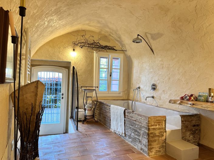 Image No.18-2 Bed House for sale