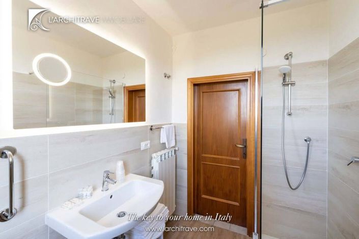 Image No.10-1 Bed House for sale