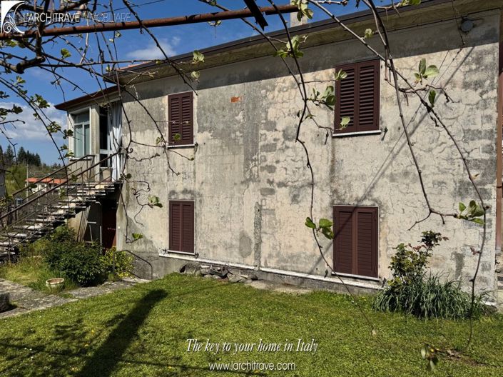 Image No.2-Maison de 4 chambres à vendre à Fivizzano