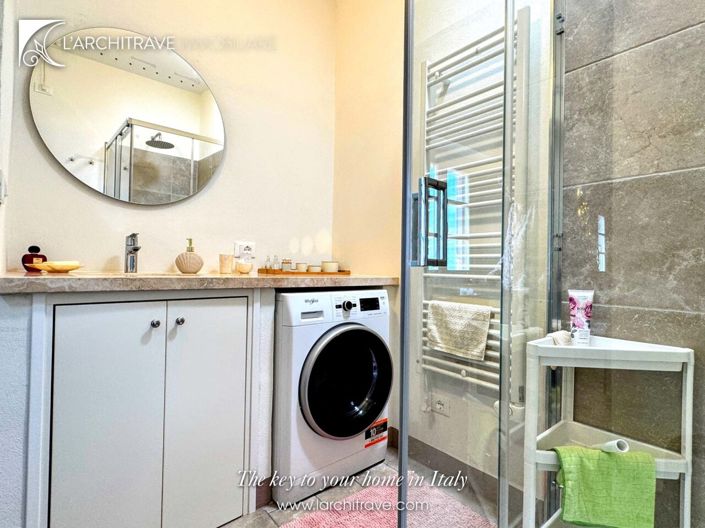 Image No.18-2 Bed House for sale