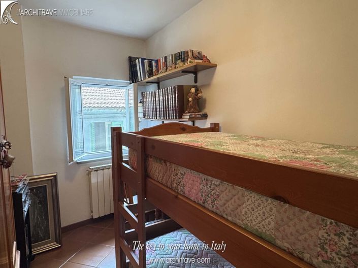 Image No.11-1 Bed House for sale