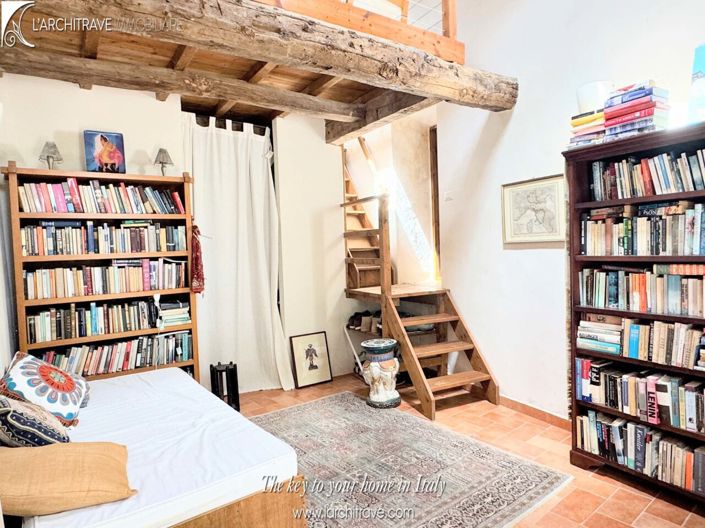 Image No.10-3 Bed House for sale