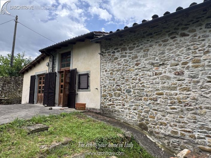 Image No.17-3 Bed House for sale