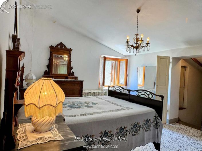 Image No.14-3 Bed House for sale