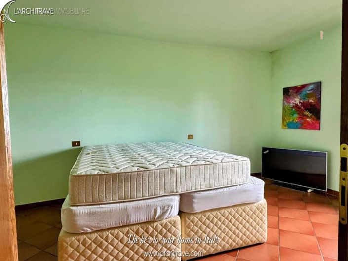 Image No.10-2 Bed House for sale