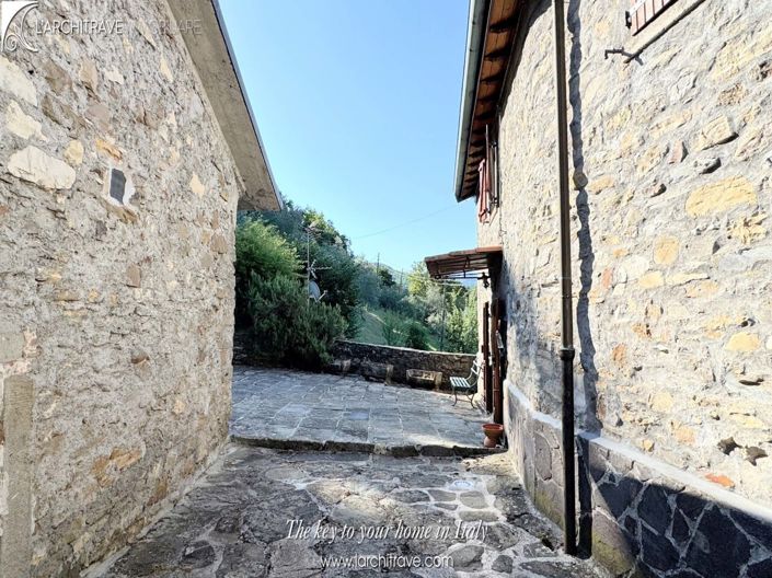 Image No.14-2 Bed House for sale
