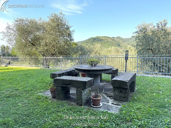 Image No.14-3 Bed House for sale