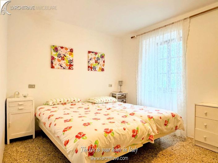 Image No.10-2 Bed House for sale