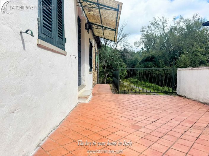 Image No.2-2 Bed House for sale