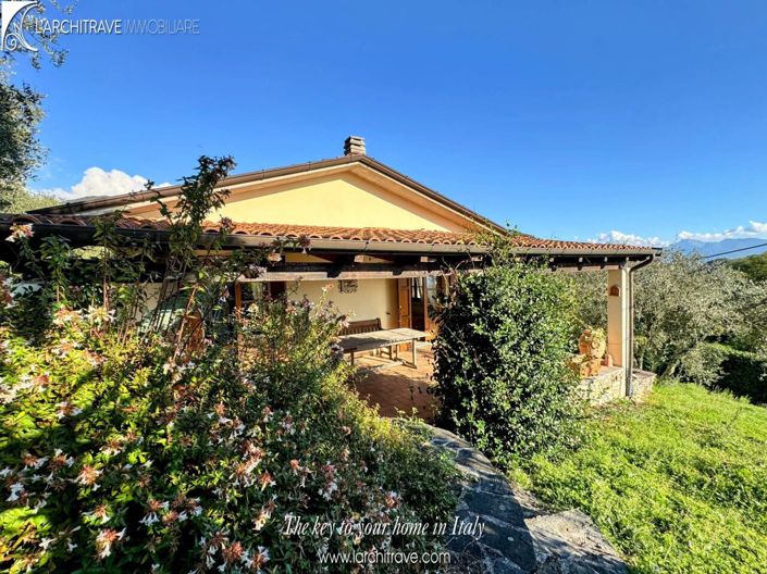Image No.17-3 Bed House for sale