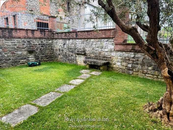 Image No.15-3 Bed House for sale