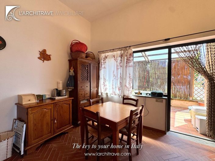 Image No.17-4 Bed House for sale