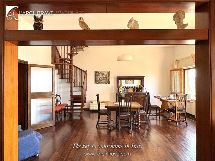 Image No.9-4 Bed House for sale