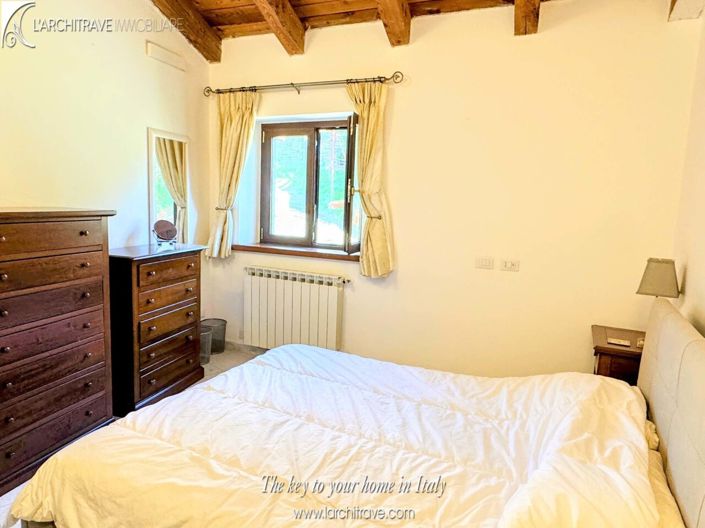 Image No.11-2 Bed House for sale