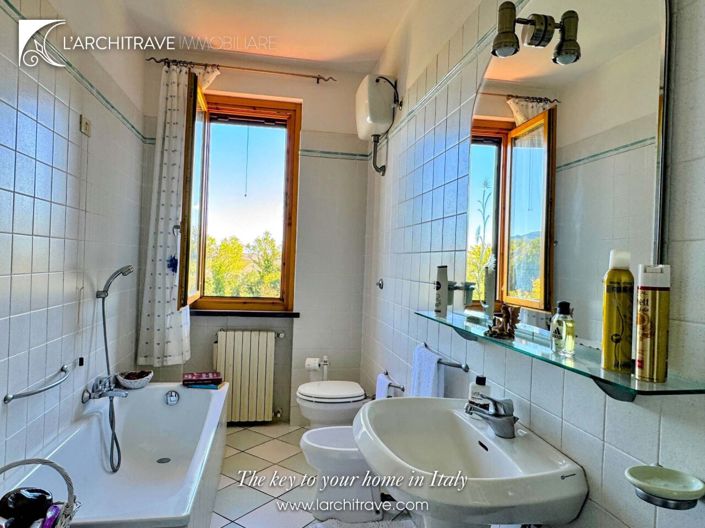 Image No.24-3 Bed House for sale