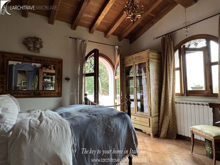 Image No.13-3 Bed House for sale