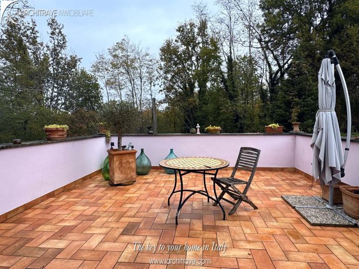 Image No.15-3 Bed House for sale