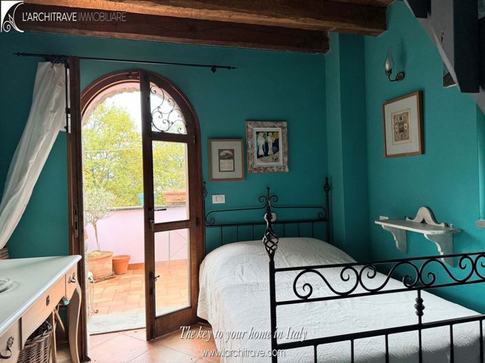 Image No.17-3 Bed House for sale