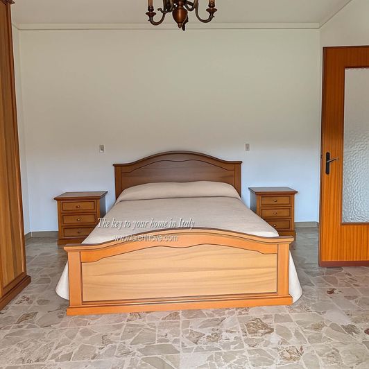 Image No.5-4 Bed House for sale