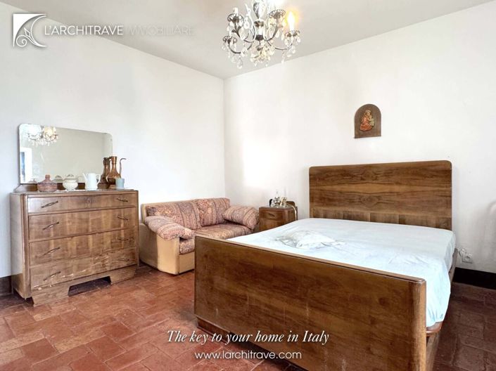 Image No.20-3 Bed House for sale