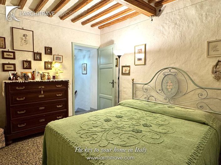 Image No.18-2 Bed House for sale