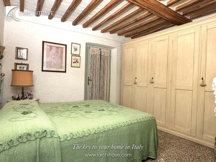 Image No.20-2 Bed House for sale